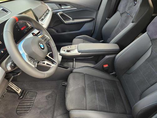 Alpine White 2027 BMW X2 M35i
