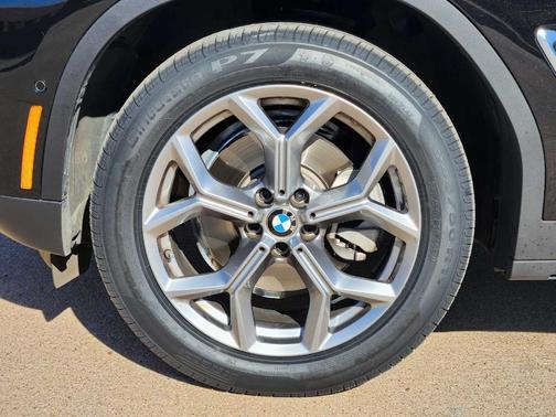 2025 BMW X4 xDrive30i