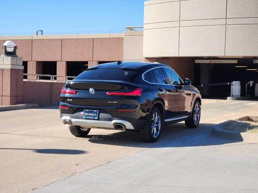 2025 BMW X4 xDrive30i