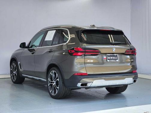 Manhattan Green Metallic 2026 BMW X5 sDrive40i