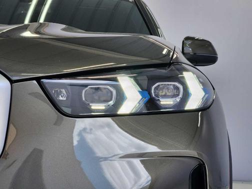 Manhattan Green Metallic 2026 BMW X5 sDrive40i