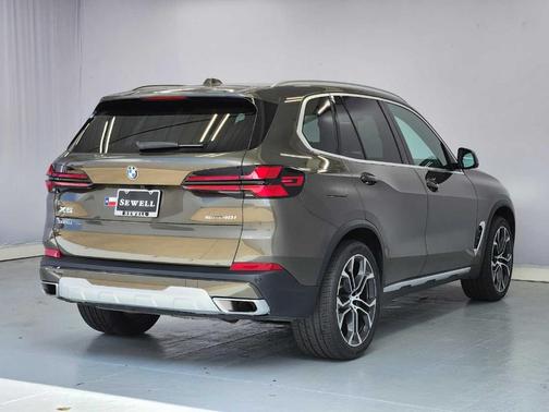 Manhattan Green Metallic 2026 BMW X5 sDrive40i