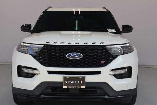 Star White 2024 Ford Explorer ST