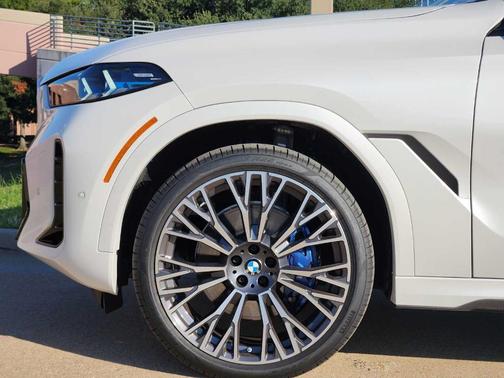 2025 BMW X6 xDrive40i