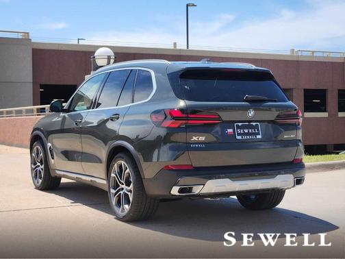 Gray Metallic 2026 BMW X5 xDrive40i