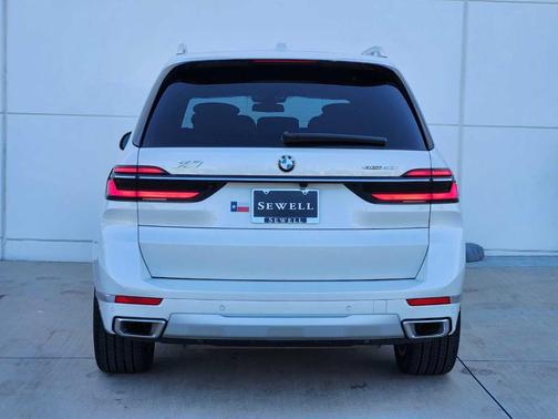 2025 BMW X7 xDrive40i