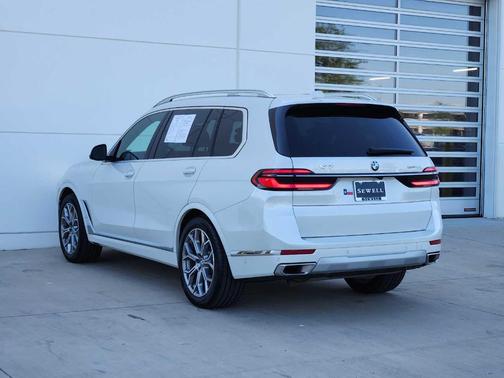 2025 BMW X7 xDrive40i
