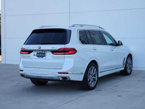 2025 BMW X7 xDrive40i