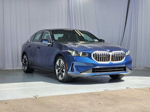 Phytonic Blue Metallic 2026 BMW 530 i