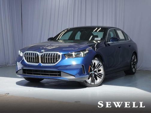 Phytonic Blue Metallic 2026 BMW 530 i