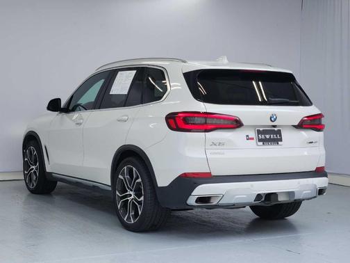 Alpine White 2023 BMW X5 xDrive40i