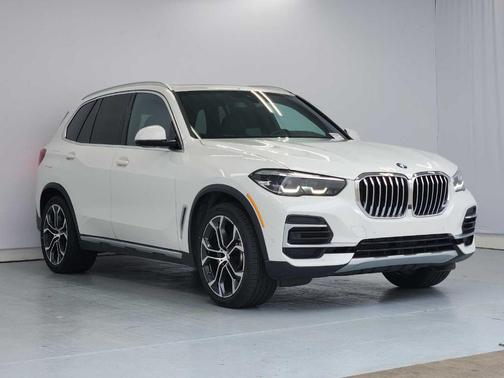 Alpine White 2023 BMW X5 xDrive40i