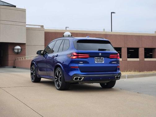2025 BMW X5 M60i