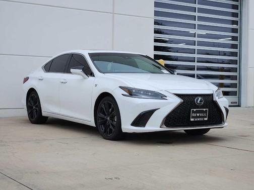 2024 Lexus ES 300h F SPORT Handling