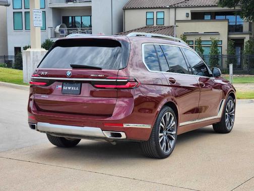 2025 BMW X7 xDrive40i