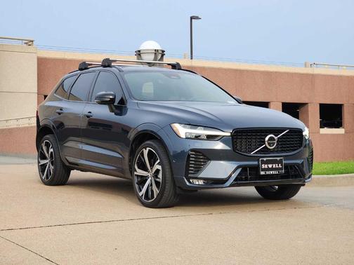 2022 Volvo XC60 B6 R-Design
