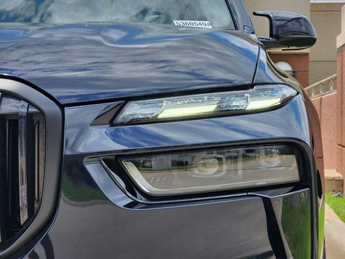 2024 BMW X7 M60i