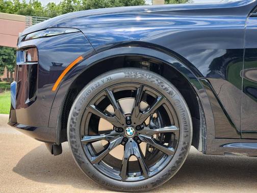 2024 BMW X7 M60i
