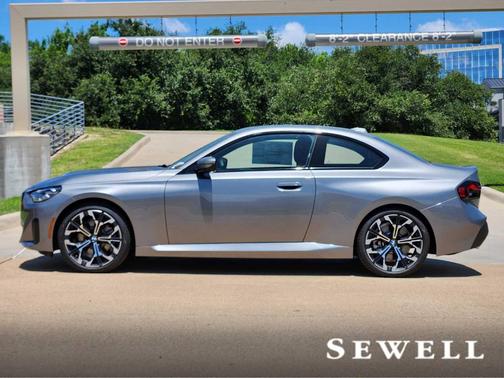 2025 BMW 230 i