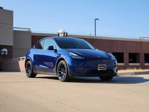 2023 Tesla Model Y Long Range