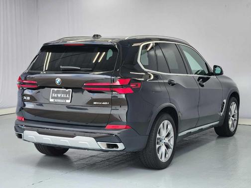Black Sapphire Metallic 2026 BMW X5 sDrive40i