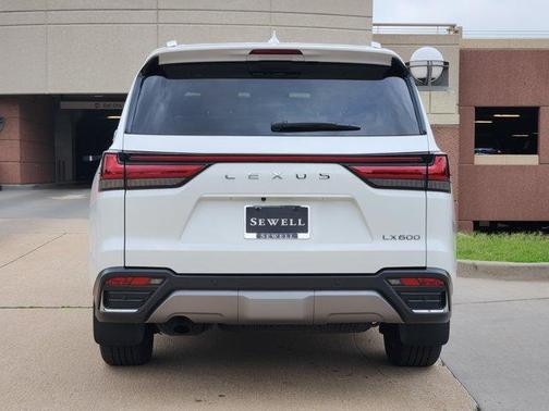 2024 Lexus LX 600 Luxury