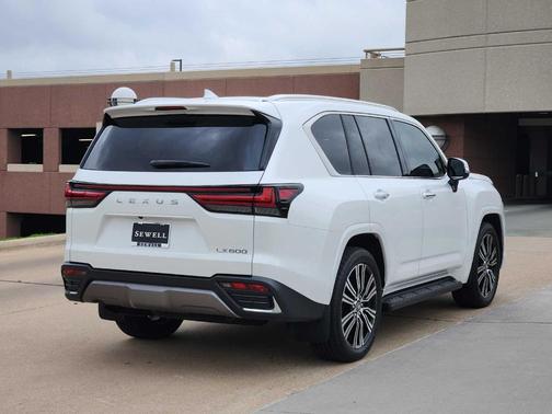 2024 Lexus LX 600 Luxury