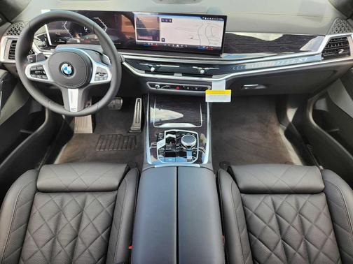 Black Sapphire Metallic 2027 BMW X7 xDrive40i