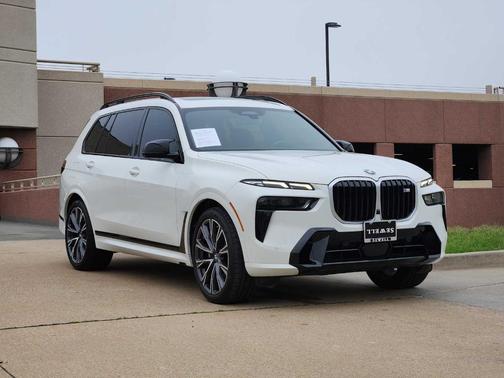2023 BMW X7 M60i