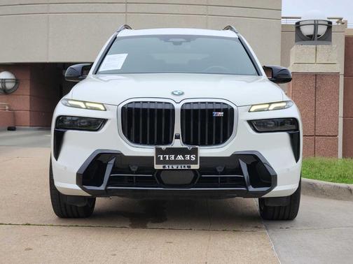 2023 BMW X7 M60i
