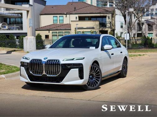 2025 BMW 750e xDrive