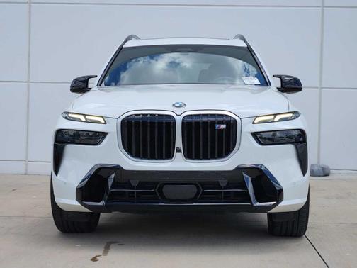 2025 BMW X7 M60i