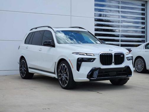 2025 BMW X7 M60i