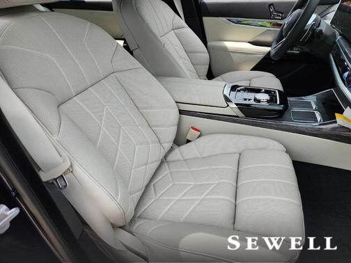 2025 BMW 760 760i xDrive