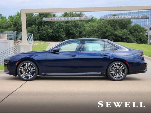 2025 BMW 760 760i xDrive