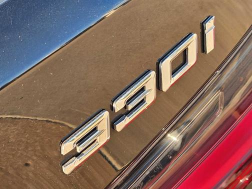 2023 BMW 330 i