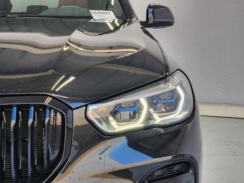 Black Sapphire Metallic 2022 BMW X5 M50i