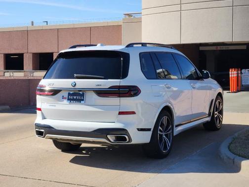 2024 BMW X7 xDrive40i