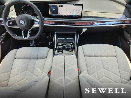 2025 BMW 760 760i xDrive