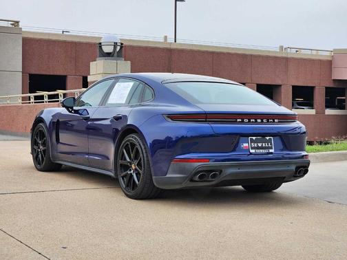 2024 Porsche Panamera 4