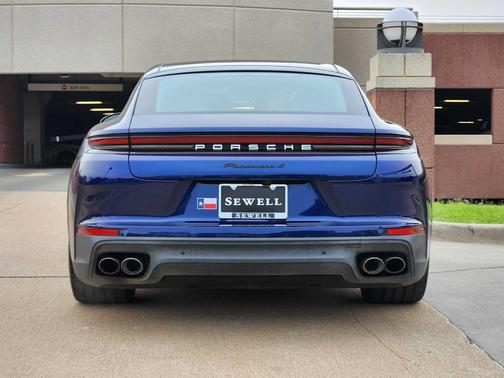 2024 Porsche Panamera 4