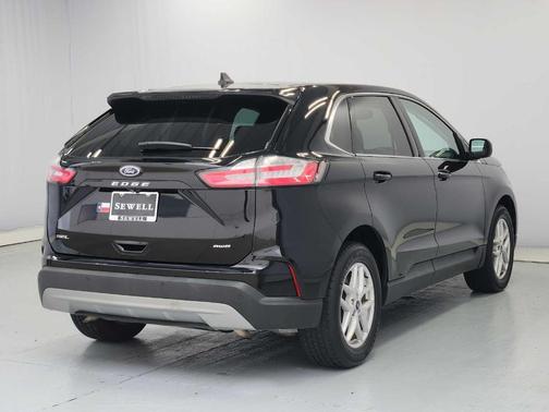 Agate Black Metallic 2021 Ford Edge SEL