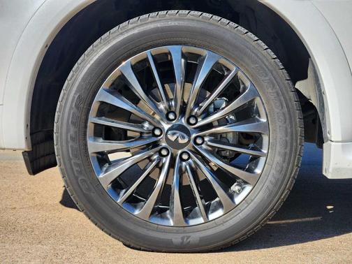 2023 INFINITI QX80 SENSORY