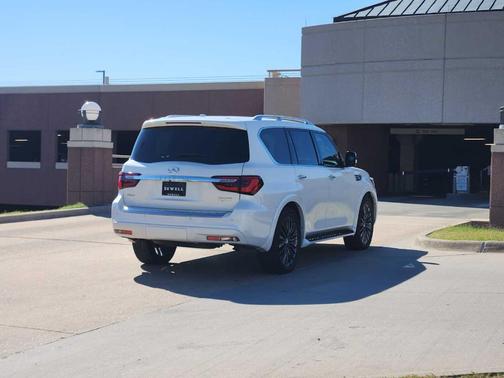 2023 INFINITI QX80 SENSORY