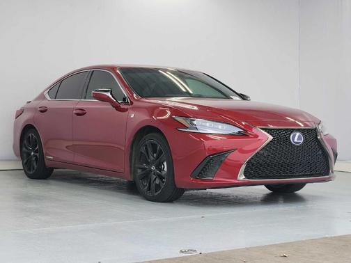Matador Red Mica 2022 Lexus ES 300h F SPORT