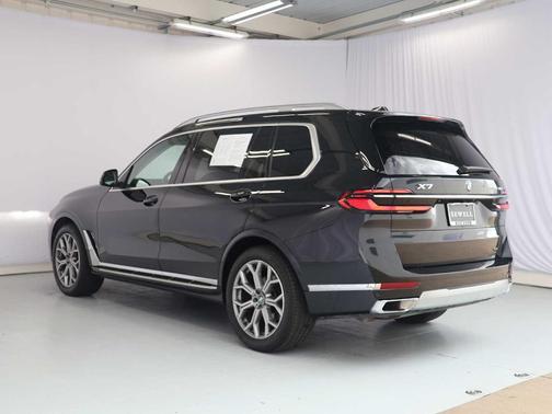 Black Sapphire Metallic 2026 BMW X7 xDrive40i