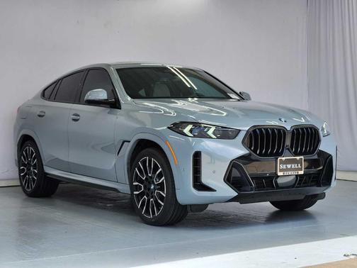 Gray Metallic 2024 BMW X6 xDrive40i