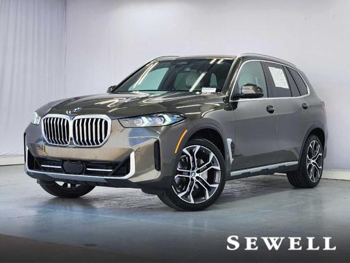 Manhattan Green Metallic 2025 BMW X5 sDrive40i