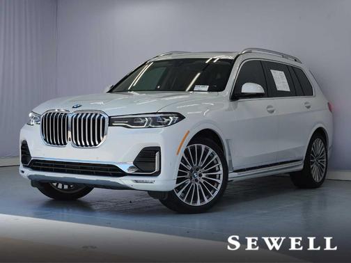 Mineral White Metallic 2022 BMW X7 xDrive40i