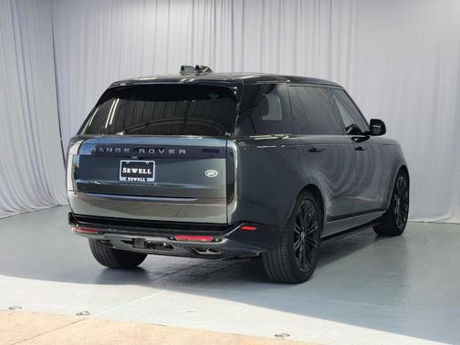 2023 Land Rover Range Rover P530 SE